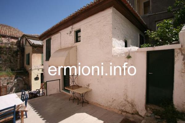 GL 0192 - Fountain House - Old Town - Nafplio
